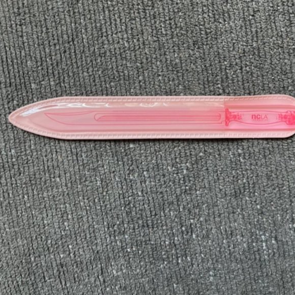 NCLA Los Angeles Femme Fatale Glass Nail File - Picture 2 of 3